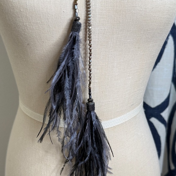 LUCKY BRAND Gray/Black Feather & Czech Crystal Lariat Necklace - Picture 4 of 7